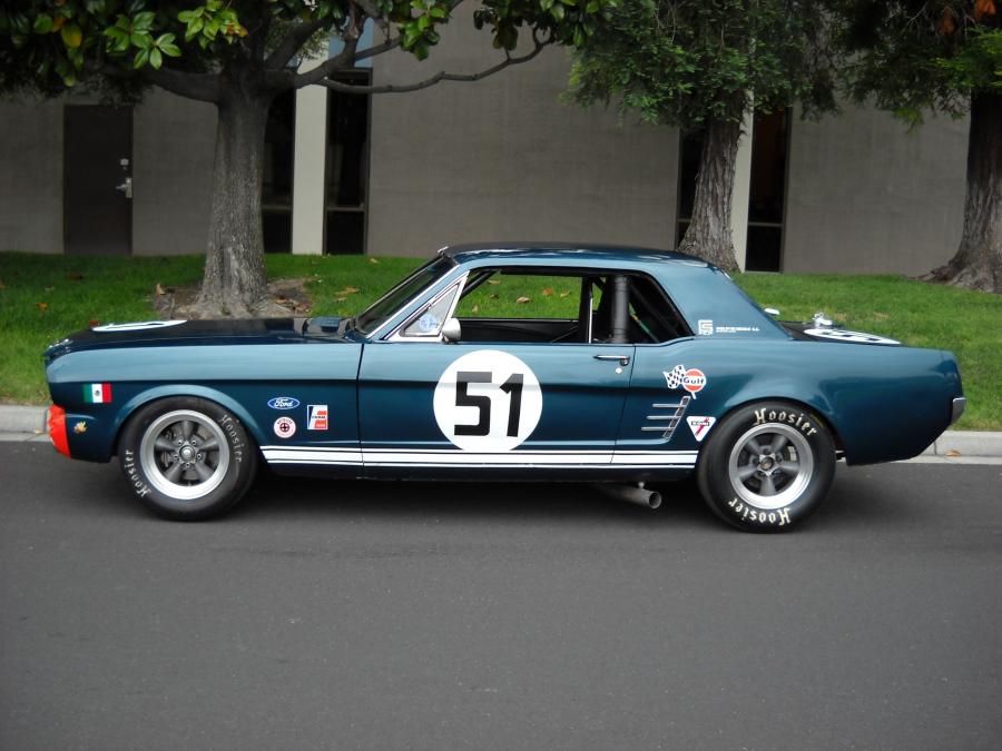  Ford Mustang FIA Racing Car 1966 года  (фото 2 из 4)